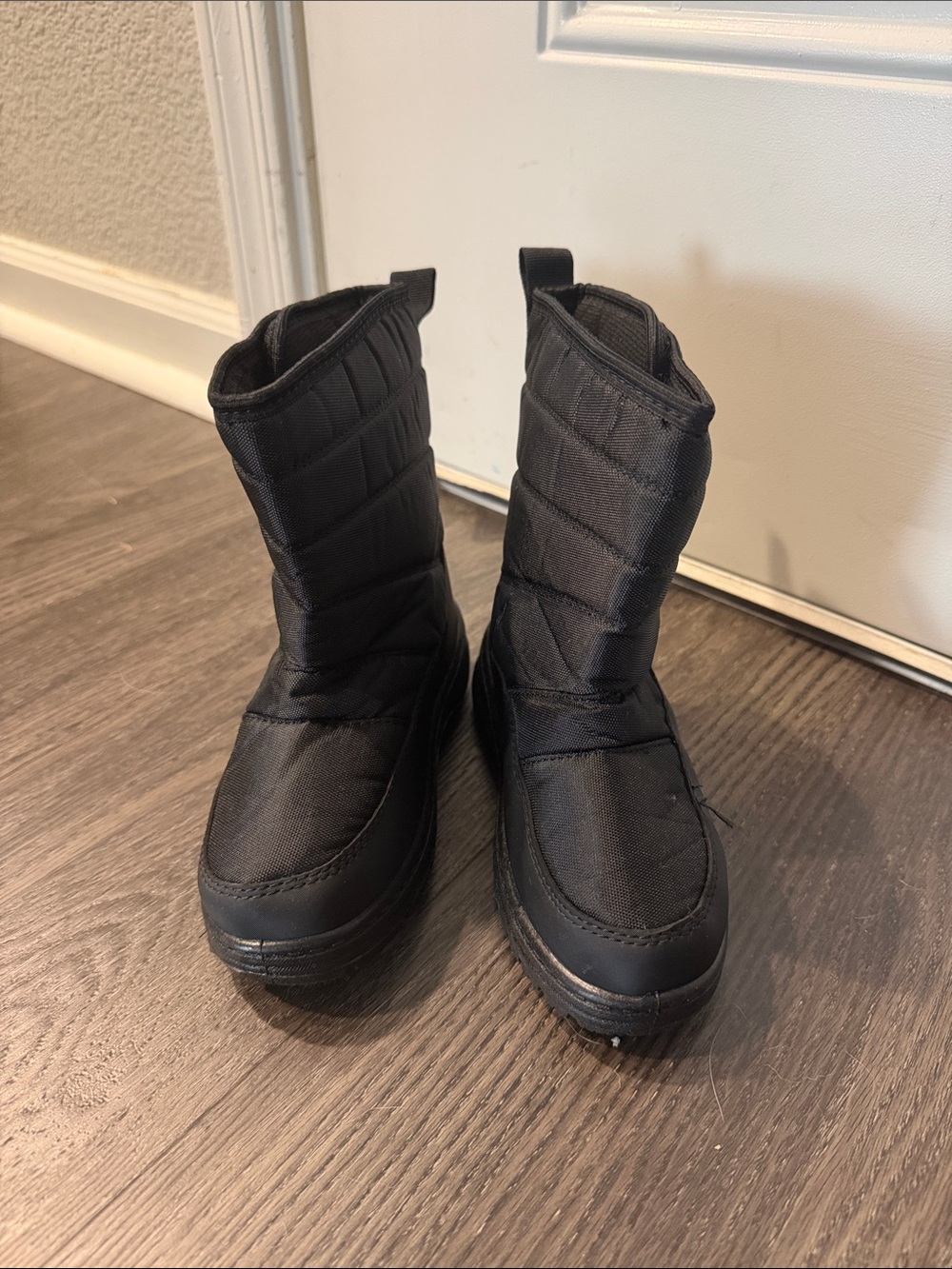 Black Insulated Winter Boots